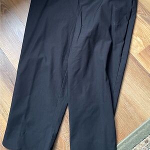 Women’s Cropped Black Pants